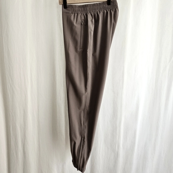 Old Navy Womens StretchTech Jogger Pants - Taupe - Picture 5 of 16